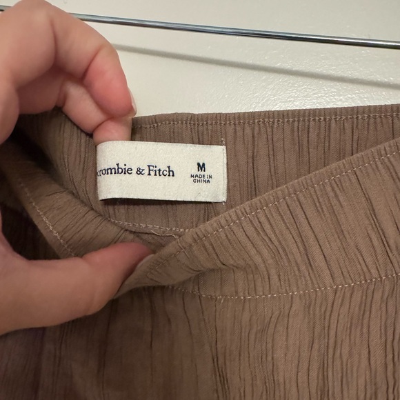 Abercrombie Crinkle Textured Pull On Pant - Picture 4 of 4